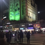 버스정류장 앞